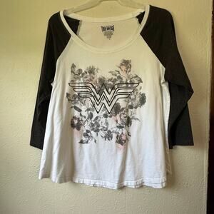 True Vintage  Wonder Woman 3/4 sleeve Cotton Woman's 1X Plus Size Top
